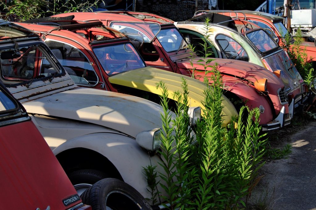 Junkyard Car Cemetery Wreck Auto  - Buchenberger / Pixabay