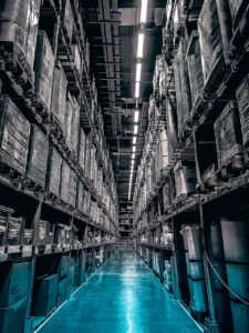 Hangar Stock Hanging Suite  - AJS1 / Pixabay