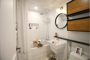 Restroom Bathroom Bath Tub Home  - EDDIE_LEE_KR / Pixabay